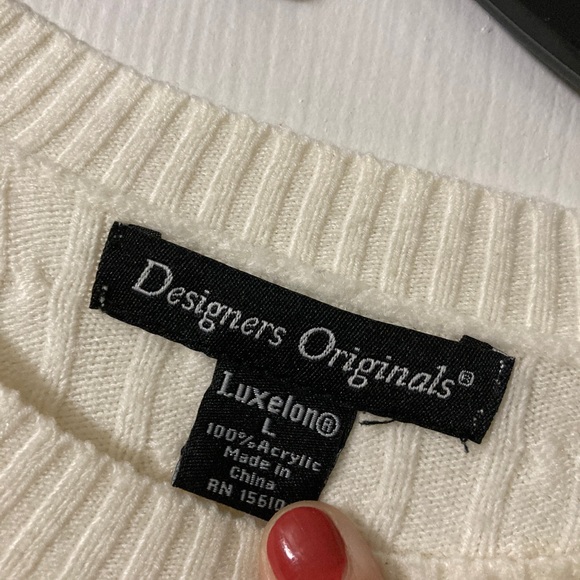 Warm sweater, like new! - Picture 3 of 3